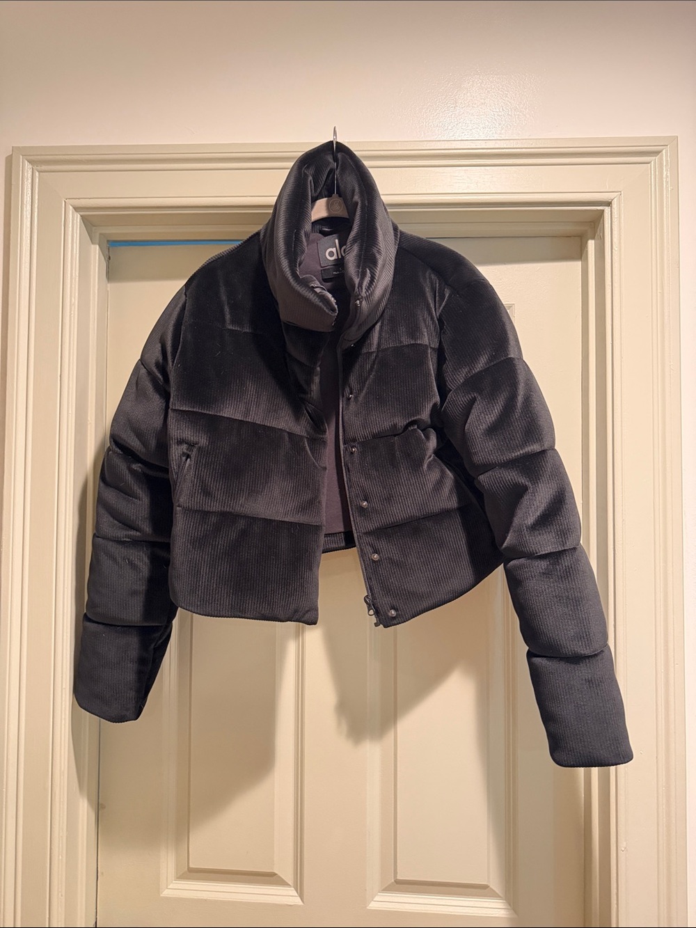 ALO Yoga Black Cropped Corduroy Puffer Jacket